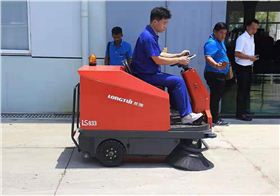 掃地機 (2).jpg